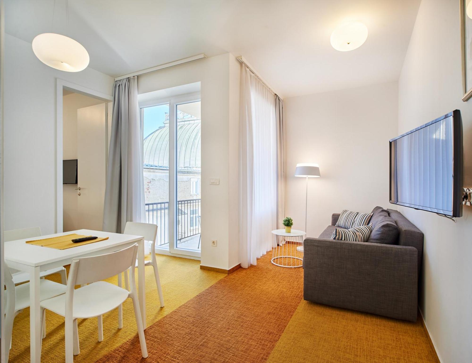Skylux Apartments By Irundo Ζάγκρεμπ Εξωτερικό φωτογραφία